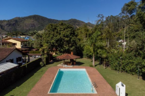 4 Quartos a 500m Centro - Sauna, Piscina, Fogão a Lenha, Churrasqueira - ACESSO PRIVATIVO AO AO RIO - Ideal para famílias